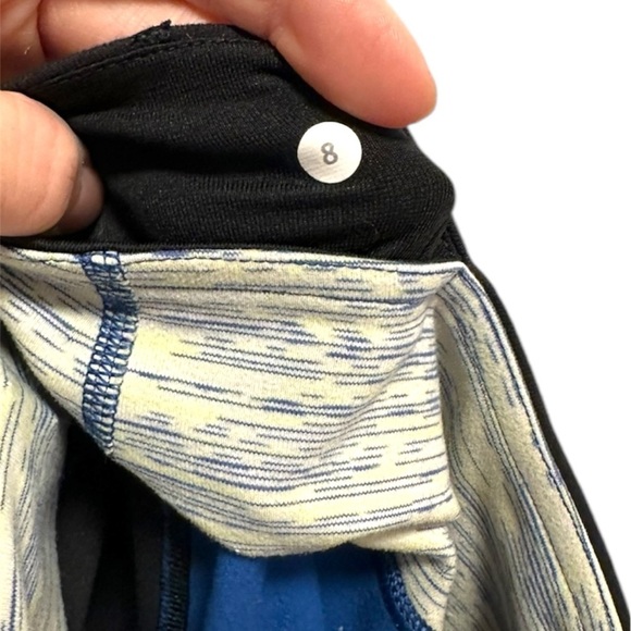 LULULEMON Blue and Black wonder under Leggings sz8 - Picture 4 of 4